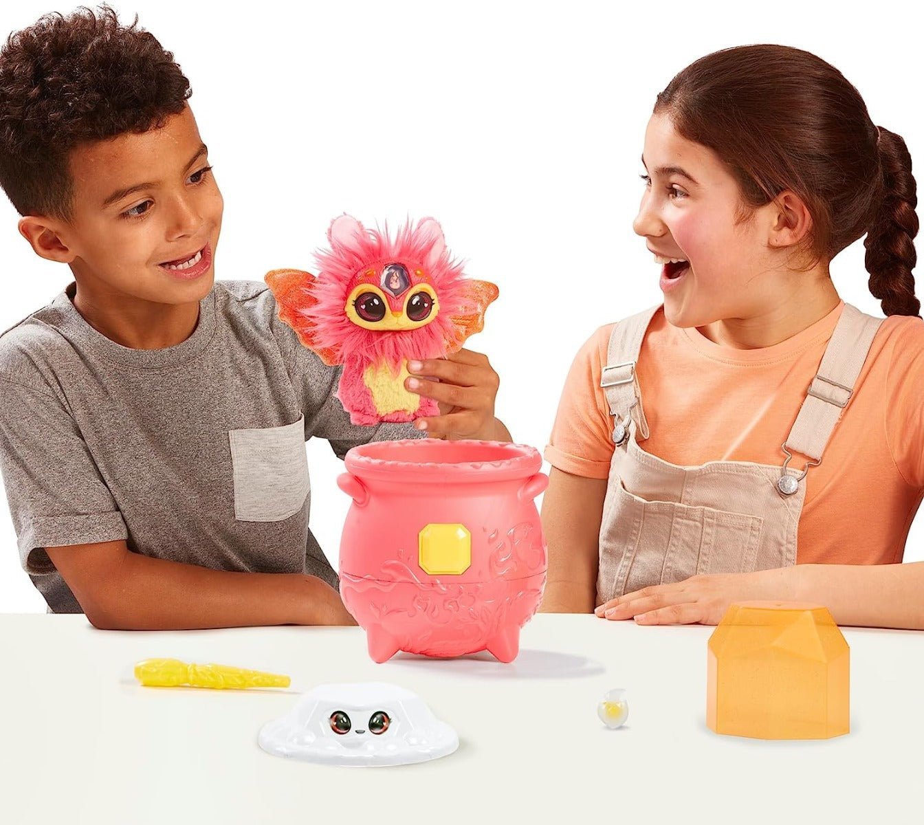 Magic Mixies Magical Gem Surprise Cauldron - Fire Magic 14882/64939 - Colorland Toys