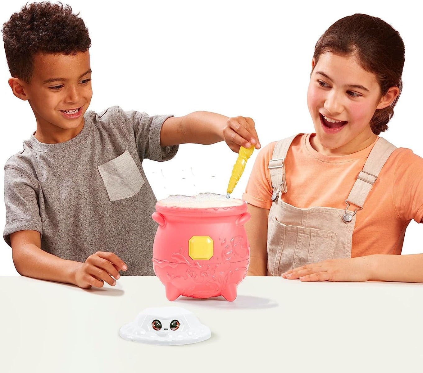 Magic Mixies Magical Gem Surprise Cauldron - Fire Magic 14882/64939 - Colorland Toys