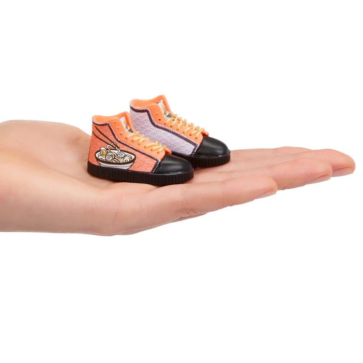 MGA's Miniverse Make it Mini Sneakers MGA - 546955 - Colorland Toys