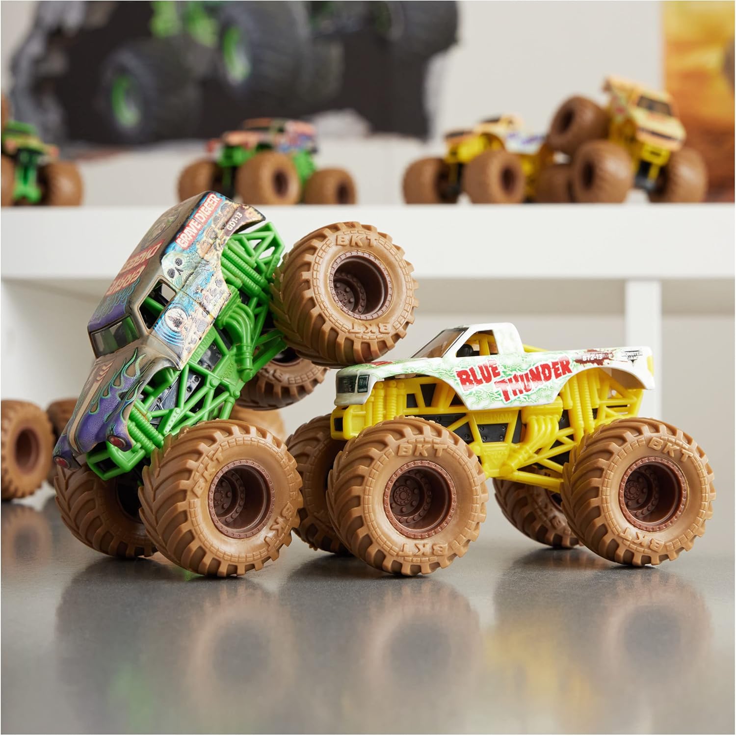 Monster Jam 1:64 Mystery Mudders 2-Pack 6067514 - Colorland Toys
