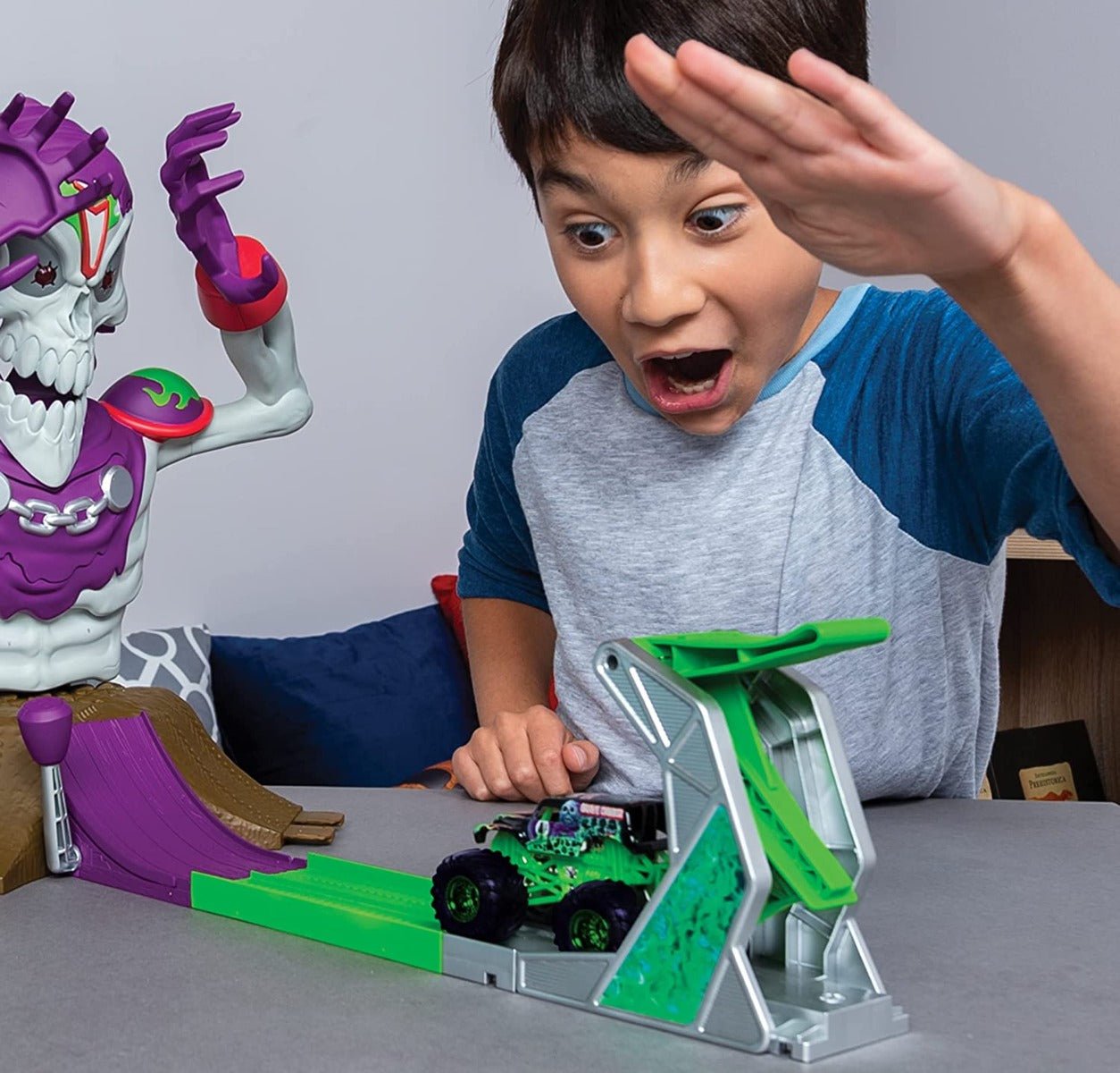 Monster Jam Grim Takedown Playset 6046632 - Colorland Toys