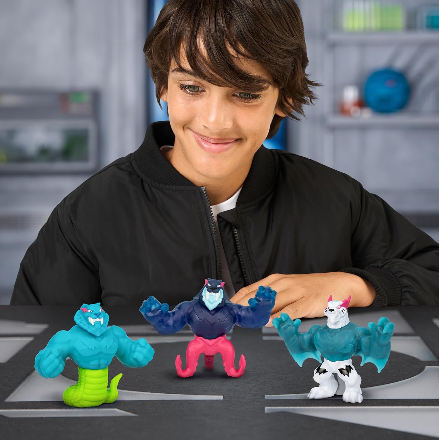 Mrbeast Lab Stretchy Hero Cobra Panther 24797 - Colorland Toys