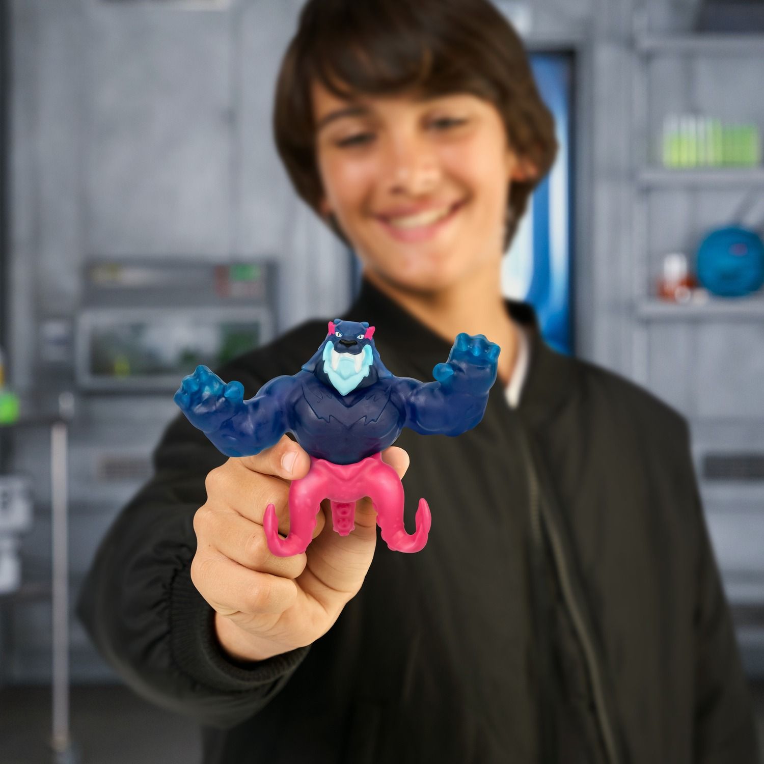 Mrbeast Lab Stretchy Hero Sabertooth Squid 24798 - Colorland Toys