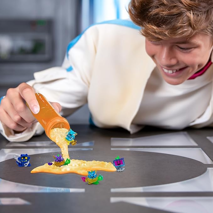 MrBeast Lab Swarms Atomic Series Mystery Figure 5 - Pack 24746 - Colorland Toys