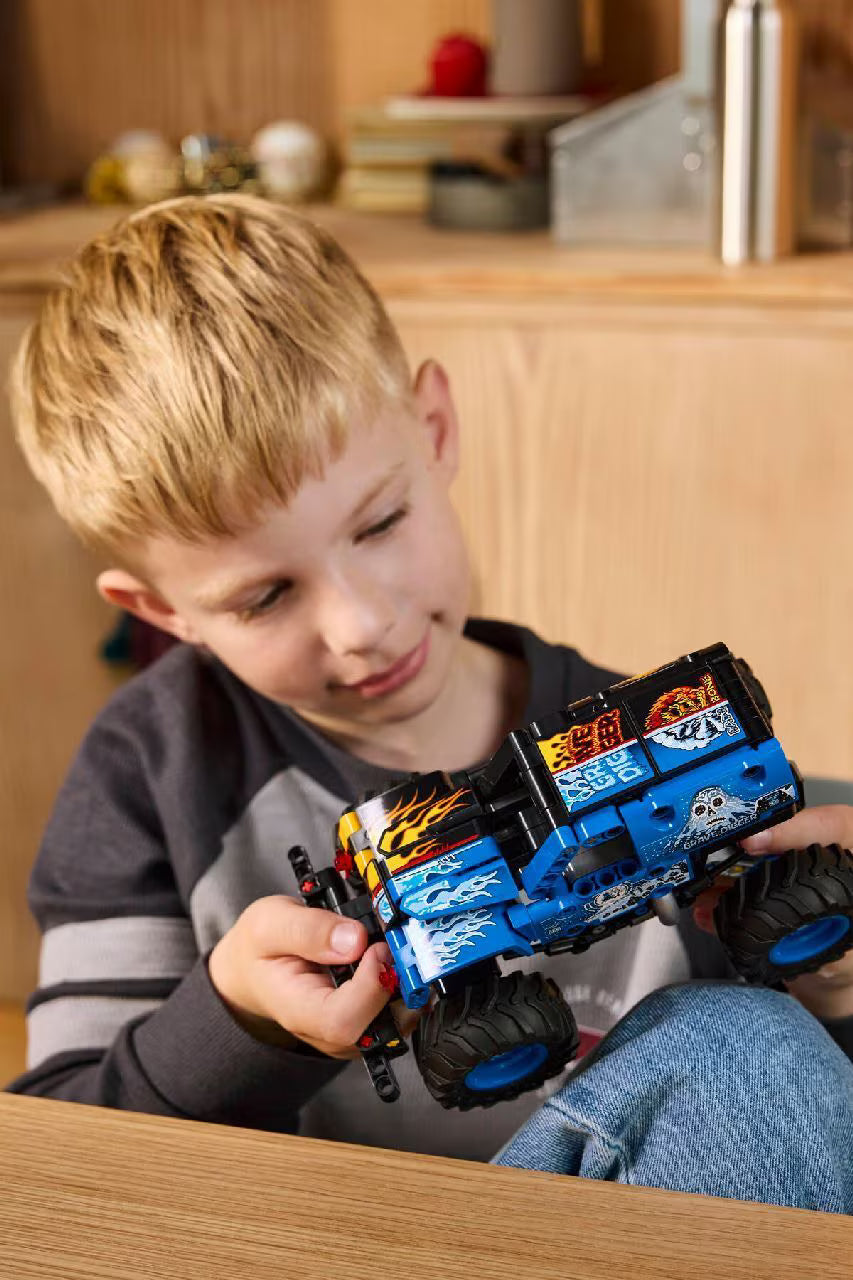 LEGO Technic Monster Jam Grave Digger Fire And Ice 42219 — image 5