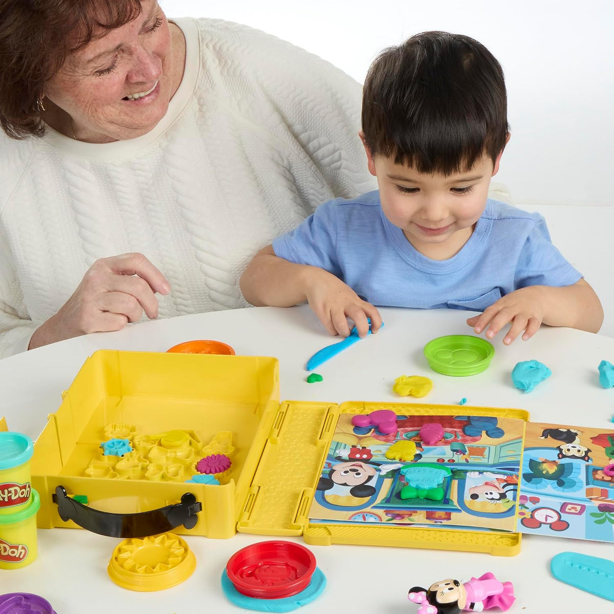 Play-Doh Disney JR Shape a Story G2324 — image 9