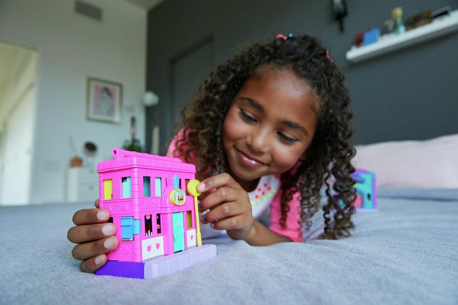 Polly Pocket Mattel Pollyville Diner - Colorland Toys