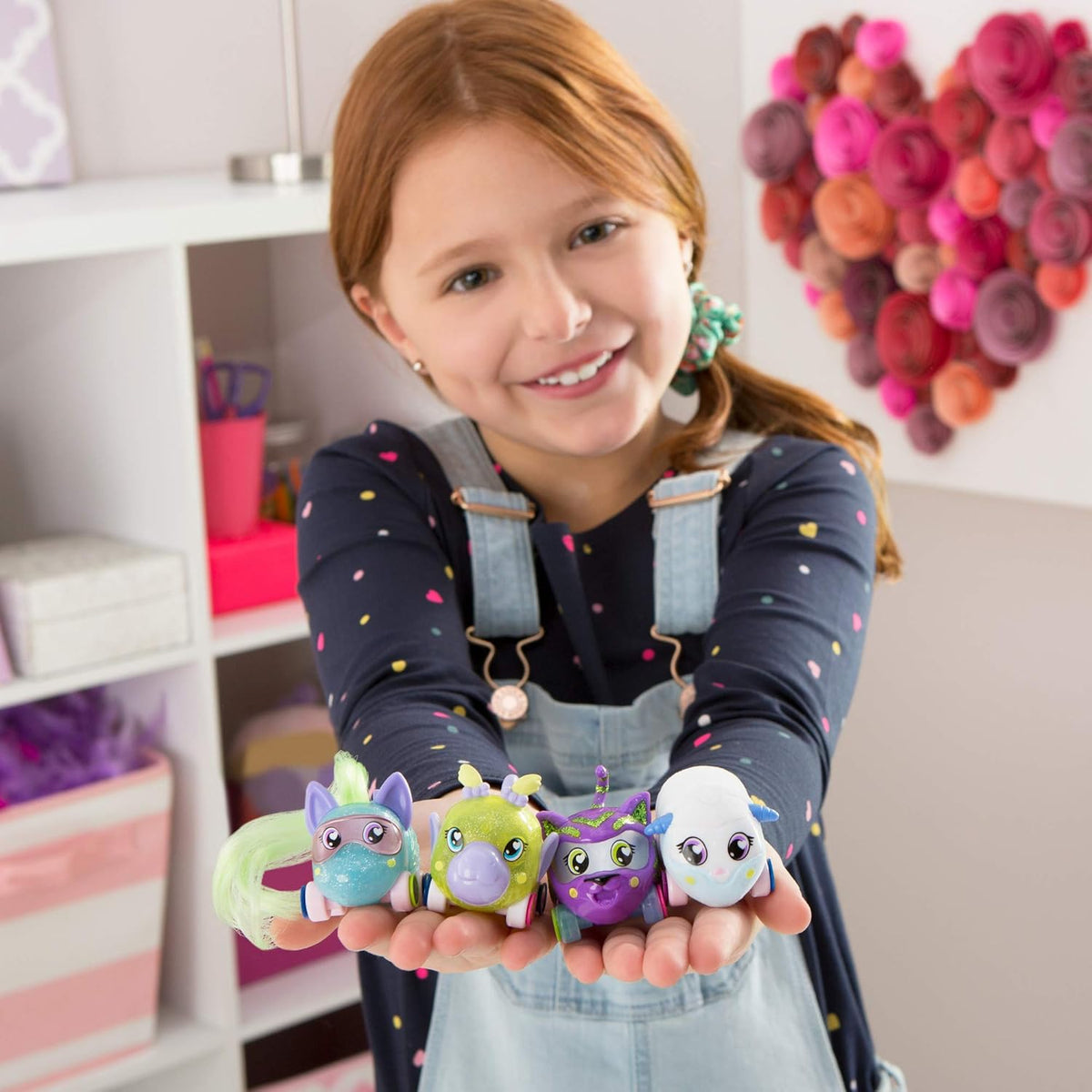 Ritzy Rollerz Car Toys with Surprise Charms, 4Ever Friends 46880 — image 4