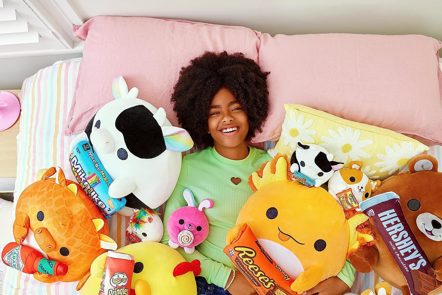 Snackles Holding Kellogg's Froot Loops - Unicorn Plush 14inch 77511B - Colorland Toys