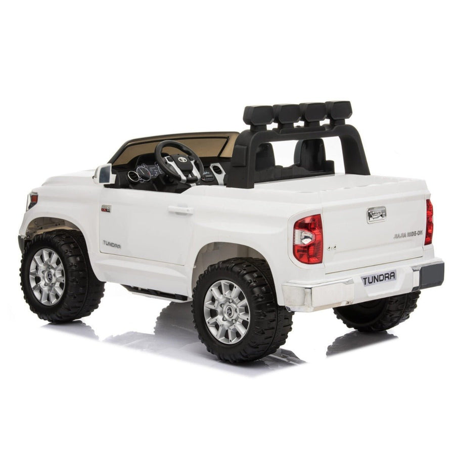 سيارة تويوتا تندرا الرياضية متعددة الاستخدامات بيضاء M2 2255 — image 3