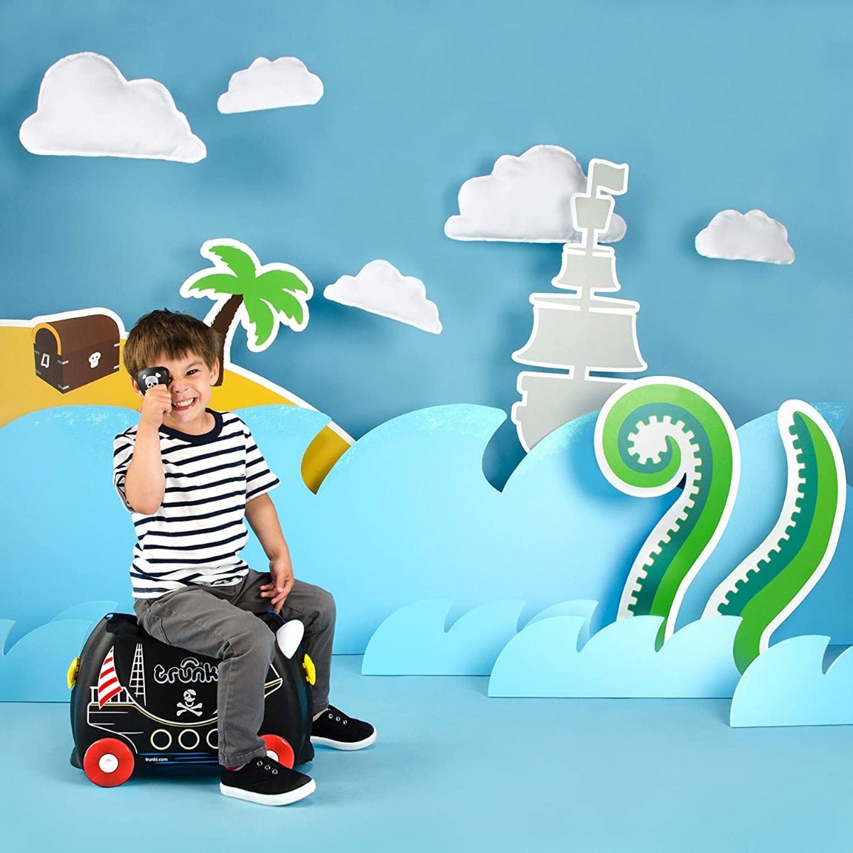 Trunki Pedro The Pirate Ship Black TI0312 - GB01 - Colorland Toys