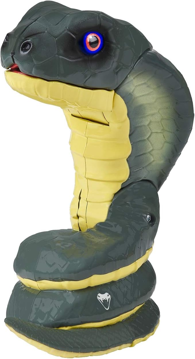Untamed Fingerlings Cobra Fang Snake with Lunge Attack 3840 — image 2