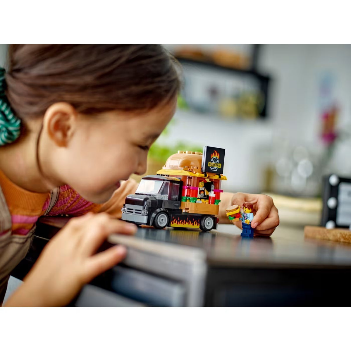 LEGO City Burger Truck 60404 — image 3