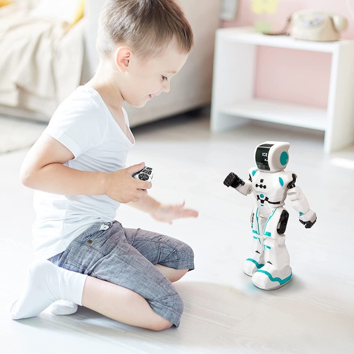 Xtreme Bots Robbie Robot XT380831 — image 2